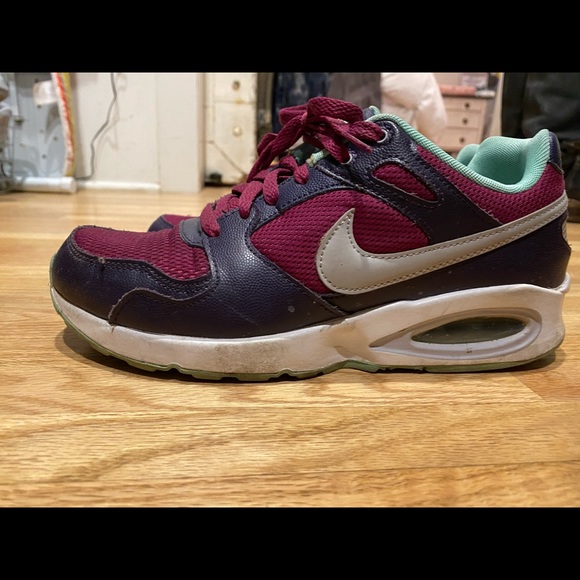 Nike - Picture 4 of 4